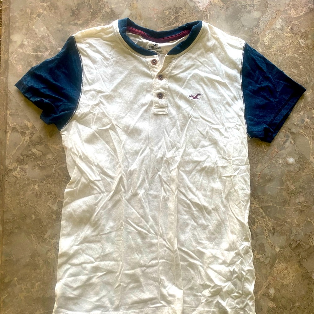 Hollister short sleeve 3 button shirt